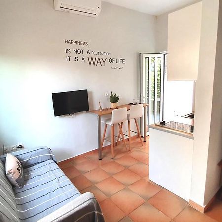 אתונה Cozy Seaside Studio In Lemos Vouliagmenis מראה חיצוני תמונה