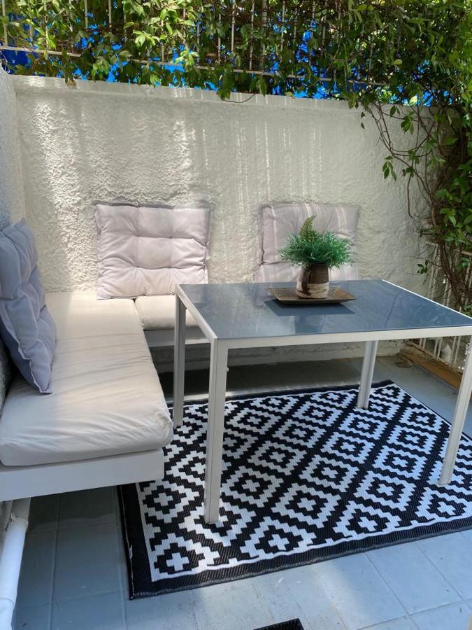 אתונה Cozy Seaside Studio In Lemos Vouliagmenis מראה חיצוני תמונה